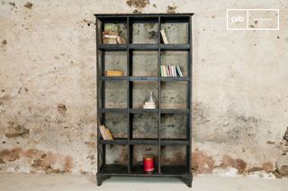 Armadio a scompartimenti del postino
