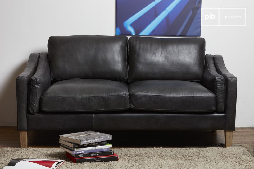 Di qualità impeccabile, il divano è un vero e proprio elemento decorativo.