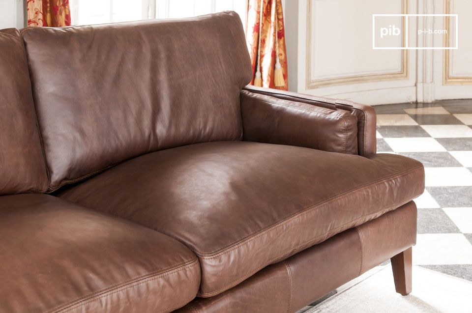 Il divano offre un comfort molto confortevole.