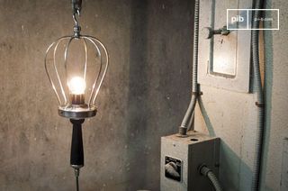 Lampada a mano stile industrial