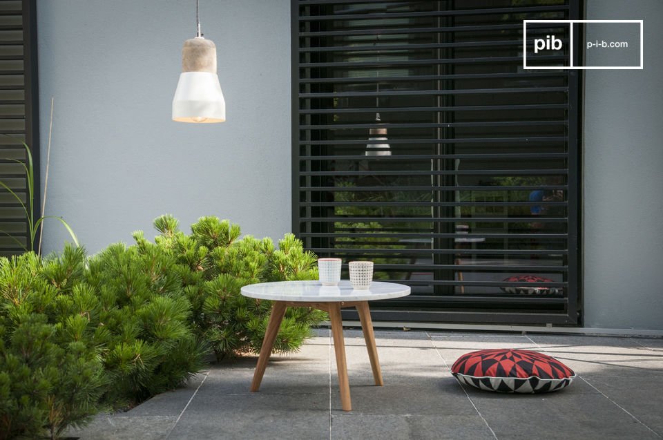 L'insieme riflette un raffinato stile scandinavo.