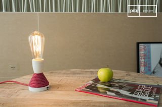 Lampadina retro con filamenti lunghi