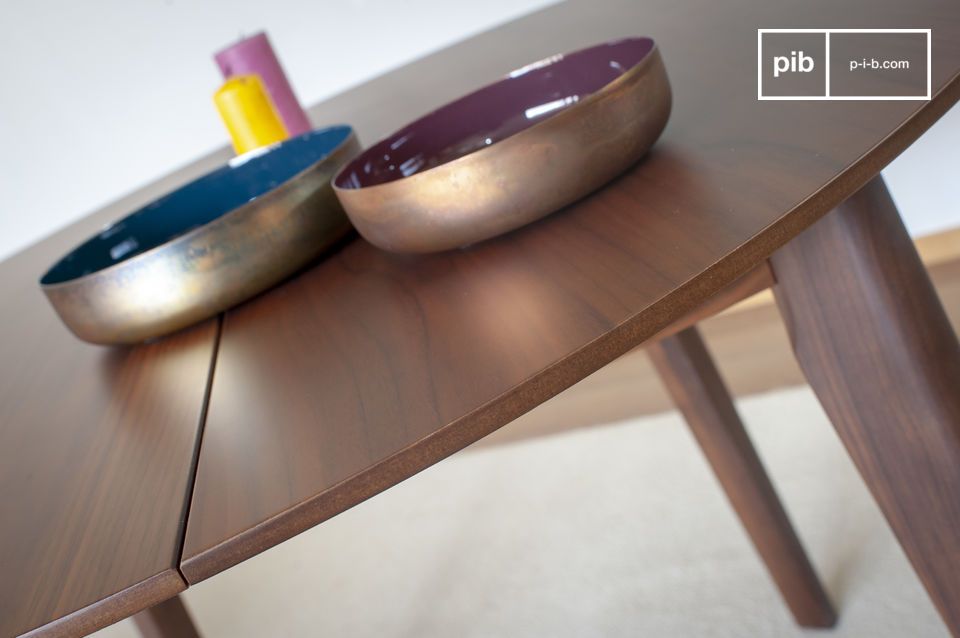 La qualità dei materiali e la finitura di questo tavolo ne fanno un mobile che durerà nel tempo.