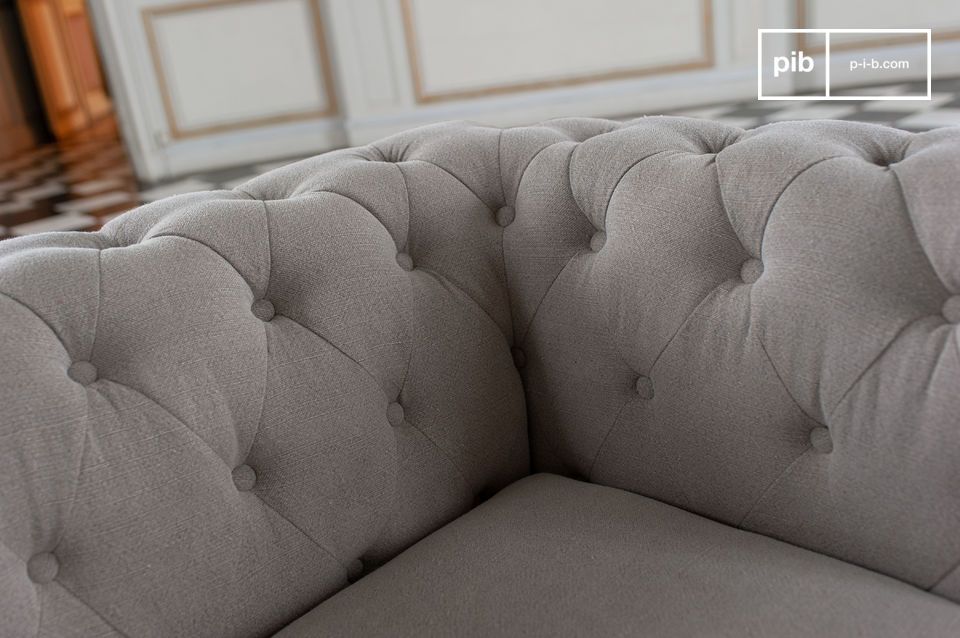 Questa sedia permetterà ore di relax e impreziosirà il vostro soggiorno con un tocco retrò chic