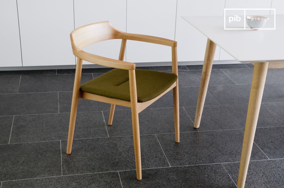 Tipica poltrona dal design scandinavo