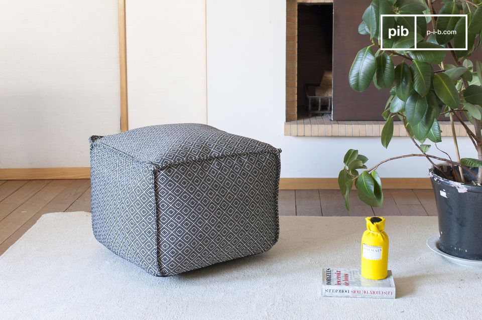 Pouf bianco e nero Cabourg - Un poggiapiedi con motivi