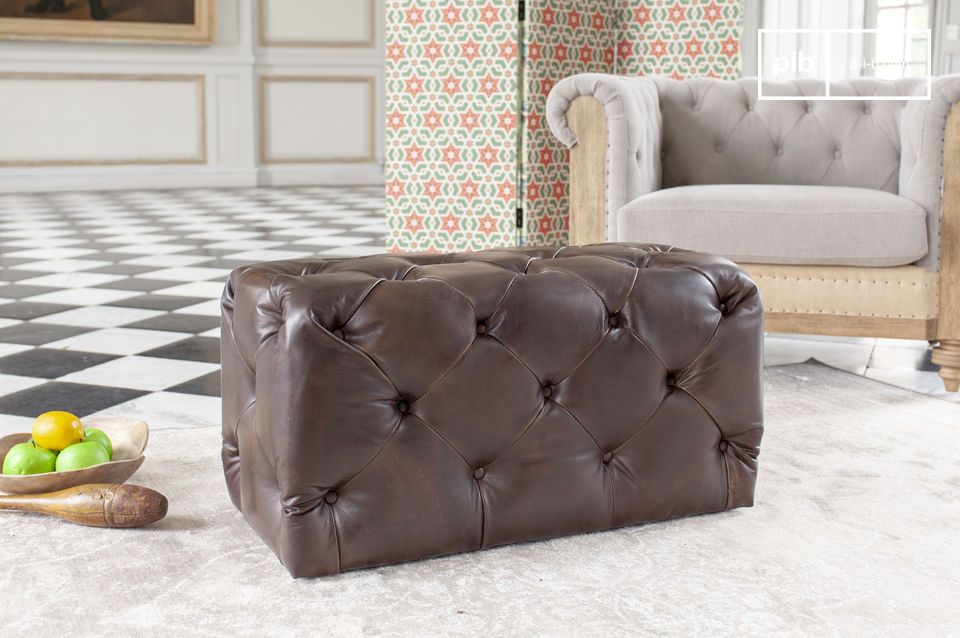 Pouf Chesterfield in pelle scuro