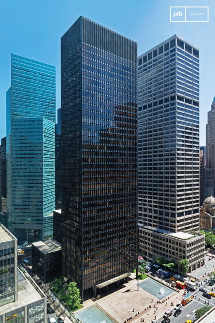Seagram Building, New York, di Mies Van der Rohe