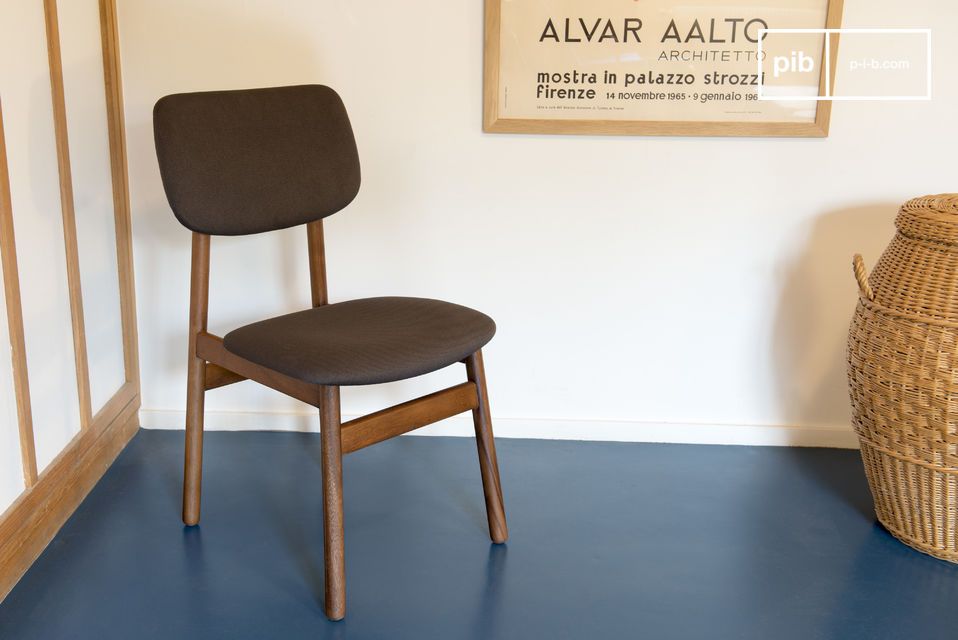 Una sedia robusta, confortevole ed elegante.