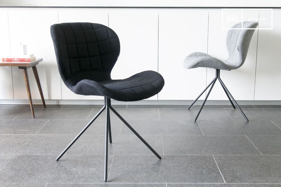 Bellissima sedia grigio scuro in stile scandinavo.