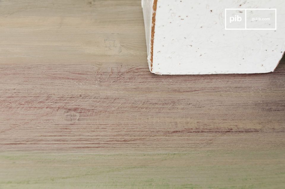 Questo tavolo consolle in legno invecchiato aggiungerà un tocco rustico ai tuoi interni