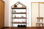 Vecchia collezione di scaffali moderni scandinavi